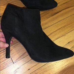 Classic Suede Pointy Toe Pump